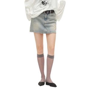 Jupe personnalisée pour femmes, coton de haute qualité, denim vintage bleu clair délavé, mini-jupe pour femmes - Product Image 1