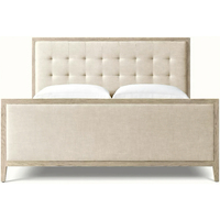 Lit à sommier tapissé en lin, moderne, confortable, durable et écologique, avec cadre en chêne et style de lit moelleux, idéal pour les centres de villégiature de luxe