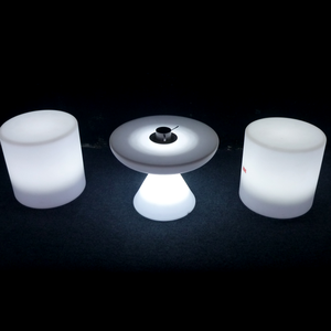 Chaise longue en plastique <span class=keywords><strong>de</strong></span> luxe Table d'appoint Hôtel Table d'extérieur Bronzage Rebord <span class=keywords><strong>de</strong></span> piscine Table ronde latérale - Product Image 3