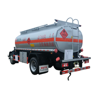 Camion-citerne de livraison de carburant JAC 8 tonnes avec couleur et logo personnalisés