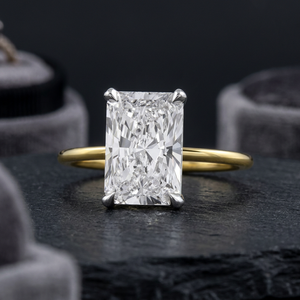 Bague de fiançailles élégante pour femme en or jaune 14K, sertie de diamants de laboratoire taille radiant, pavé à griffes, certifiée IGI, 4,07 carats - Product Image 2