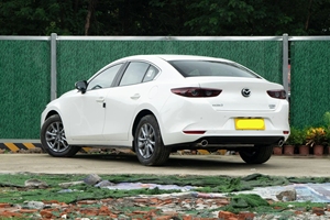 Voiture d'occasion, Nouvelle Mazda3 Axela <span class=keywords><strong>2022</strong></span> 1.5 Elegant 117 ch, atmosphérique, 6AT, Berline urbaine haute performance pour l'exportation. - Product Image 5
