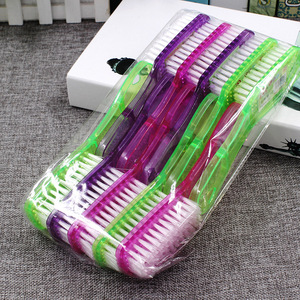 Brosse de nettoyage ménager en gros 19*4cm, transparente et colorée, en plastique, pour chaussures et linge - Product Image 1