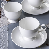 Ensemble de tasses à café au lait et soucoupes en céramique de style minimaliste pour cafés et hôtels, avec motifs