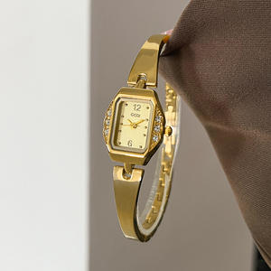 Reloj de Pulsera Estilo 2026 con Esfera Pequeña y Delicada, Forma Cuadrada Única, Versátil y de Alta Gama, Reloj de Cuarzo para Mujer - Product Image 1