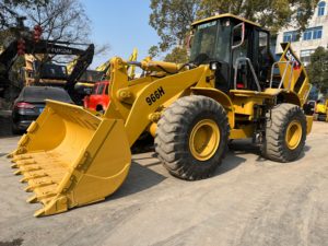 Chargeur frontal Caterpillar 966H d'occasion de haute qualité, modèle 2022, capacité de 6 tonnes, à prix raisonnable - Product Image 4