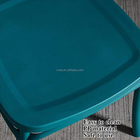 Chaise longue d'extérieur moderne en plastique sans accoudoirs, confortable, empilable, imperméable, avec pieds en sabre, pour salle à manger, chambre, salon, hôtel