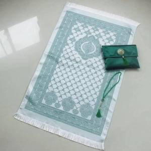 Tapis de prière traditionnel de haute qualité provenant d'une usine chinoise, taille 70*110 cm, polypropylène gaufré, fabrication mécanique, zone antidérapante - Product Image 1