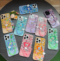 Coque de téléphone antichoc en TPU et acrylique avec breloque cœur en strass, bracelet perlé et motif floral mignon