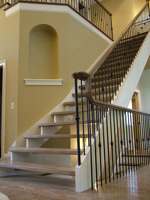 Escalier droit intérieur en bois massif, design minimaliste et écologique, avec poutre de soutien, pour villas de luxe - Vente en gros