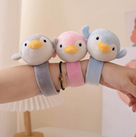 Bracelet à pression en peluche ours mignon, vente en gros d'usine, anneau de poignet anti-stress rembourré en coton PP, petit cadeau de récompense pour enfants et étudiants