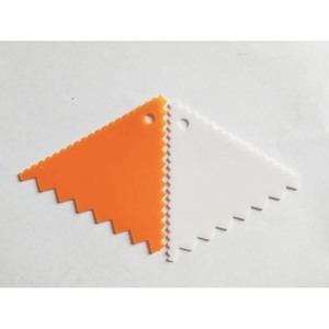 Plastic Triangular Scraper White Food Grade <b>Baking</b> Tool Cake Decorating <b>Accessory</b> - Product Image 2