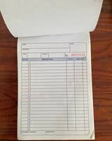 Carnet de factures autocopiantes blanches de taille personnalisée Papier NCR Duplicata personnalisé A4A5A6 Livres de reçus personnalisés de commande 2 plis
