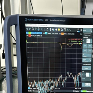 Analizador de Redes Rohde & Schwarz ZNB43 Usado, de 9 kHz a 43.5 GHz - Product Image 5