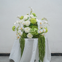 Boule de fleurs artificielle Calaly verte et blanche populaire 2027, 50 cm, pour centres de table et décorations d'autel de mariage