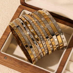Lắc tay mạ vàng 18k PVD cao cấp, thép không gỉ đánh bóng chất lượng cao, chống xỉn màu, đính zircon sang trọng dành cho nữ, sử dụng hàng ngày - Product Image 1