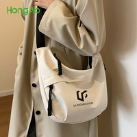 Hong'ao Factory Direct Tragbare Nylon-Tragetaschen mit großer Kapazität Modische Diagonal span Casual Feathers Bows Letters