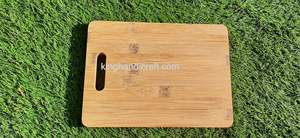 Tabla de cortar de bambú ecológico OEM, tabla de cortar rectangular de 30x22x2 cm para uso en la cocina, fabricante sostenible de Vietnam - Product Image 4