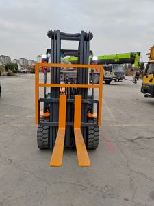 מלגזות דיזל TCM משומשות, עם משקל עבודה של 3 טון, וגם דגמים של 3.5 ו-5 טון. - Product Image 5