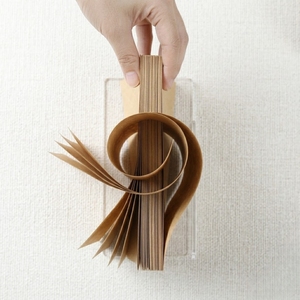 Papier sulfurisé brun de qualité alimentaire, enduit d'un côté, résistant à la graisse et à l'huile, en rouleau, pour cuisson et emballage en cuisine - Product Image 4