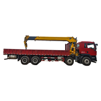 Camion lourd HOWO 8*4 de grue Offre Spéciale 14 tonnes cargaison montée par boom de décharge de 16 tonnes avec le camion de grue