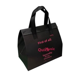 Sac isotherme personnalisable en non-tissé avec film aluminium, idéal pour les livraisons de repas, le thé au lait et les gâteaux – Le sac de livraison tendance pour les professionnels de la restauration. - Product Image 5