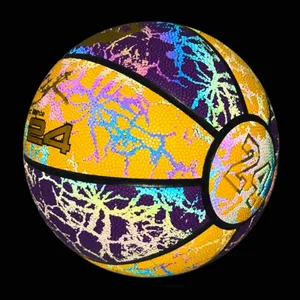 Pelota de baloncesto reflectante holográfica brillante con logotipo personalizado, tamaño novedoso 7, pelota de baloncesto luminosa que brilla en la oscuridad