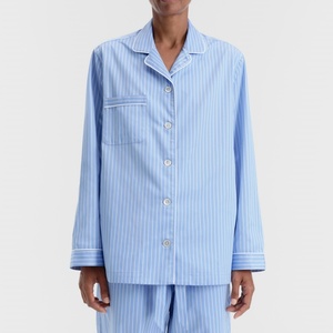 Ensemble de vêtements de nuit pour femmes personnalisé, bleu clair rayé, modal, manches longues, boutonné, vêtements de détente, pyjama en coton biologique avec poche - Product Image 1