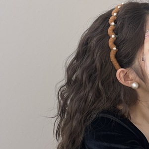 Diadema de hilo estilo coreano con perlas y ondas - Aro para el pelo con dientes antideslizantes para la parte superior de la cabeza, accesorio voluminizador de textura esponjosa - Product Image 3