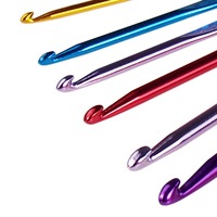 8Pcs 2-5.5mm Différentes Tailles Colorées Aluminium Crochet Crochets Aiguilles Set Outils