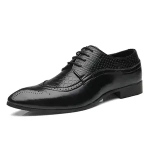 Yeni İngiliz bağlama büyük boy erkekler's Brogues erkek resmi ayakkabı yeni nefes resmi rahat erkek erkek resmi ayakkabı
