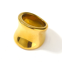 Bestseller INS Edelstahl 18K Gold Mode Geometrischer Übertriebener Breiter Ring Personalisierter Gebogener Verlobungsring für Damen