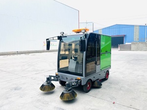 รถกวาดถนนไฟฟ้าแบบนั่งขับพร้อมแปรงคู่ ห้องโดยสารปิด ความจุ 200 ลิตร ใช้พลังงานแบตเตอรี่ สำหรับงานทำความสะอาดอุตสาหกรรม - Product Image 4