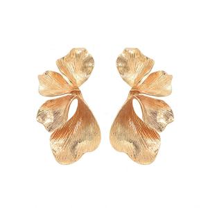 Pendientes de Flores Modernos para Mujer, Estilo Europeo Americano, Joyería de Oreja con Pétalos de Múltiples Capas, Estilo Metálico Exagerado, Diseño de Nicho - Product Image 3