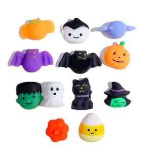 Juguetes blandos de Mochi de Halloween, surtidos, con diseños de fantasmas, calabazas, murciélagos y brujas, juguetes para apretar para niños, recuerdos para fiestas. - Product Image 1