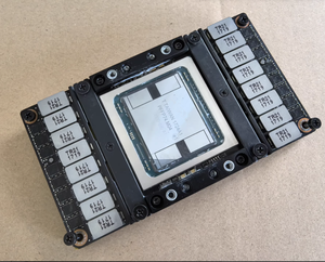 Tarjeta Gráfica Usada V100 32GB HBM2 SXM2 PCIe GPU para Computación en Estaciones de Trabajo e Inferencia de IA - Product Image 3