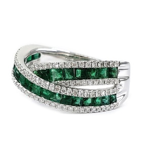Anillo de Oro Blanco de 18k con Incrustaciones de Esmeraldas Corte Princesa en Forma de Cruz, Exquisito para Navidad, Regalo para Mujer, Bodas y Fiestas - Product Image 2