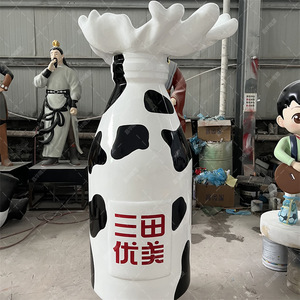 Escultura de Botella de Leche de Fibra de Vidrio Pintada, Decoración para Exteriores, Columna de Entrada de Edificio, Modelo Personalizado - Product Image 1