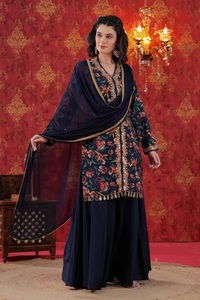 Tenue ethnique avec embellissements floraux faits à la main, en soie Chanderi légère, pour mariage, ensemble Sharara Raat Rani, excellent prix - Product Image 5