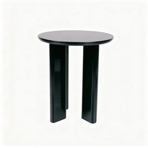 Table d'appoint ronde minimaliste scandinave, finition laquée peinte en chêne rouge bordeaux et noir - Product Image 1