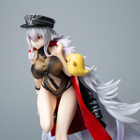 Figura de PVC de Chica Anime con Pelo Blanco, Gorra de Oficial, Capa Roja y Traje de Baño en Pose de Pie, Figura Coleccionable, Modelo de Decoración de Escritorio, Regalo