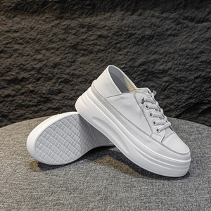 Baskets blanches pour femmes à talons intégrés Printemps-Été 2026 Légères Respirantes en Cuir Véritable Plateforme Style Double Usage - Product Image 4