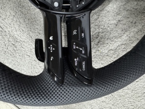 Volant en cuir personnalisé pour Mercedes AMG W223 W213 206 W222 GLC X253 C253 <span class=keywords><strong>CLA</strong></span> W117 Volant en cuir perforé - Product Image 5