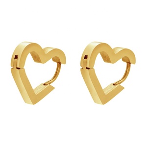 <span class=keywords><strong>Dina</strong></span> 2022 moda Hip Hop Punk Irregular Huggie pendientes corazón estrellas acero inoxidable 18K PVD chapado en oro pendientes de aro para mujer - Product Image 3