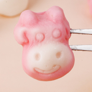 Bonbons Gélifiés Halal en Gros Personnalisés en Forme <span class=keywords><strong>de</strong></span> Tête <span class=keywords><strong>de</strong></span> <span class=keywords><strong>Vache</strong></span>, Assortiment <span class=keywords><strong>de</strong></span> Bonbons Gommeux aux Fruits Sucrés et Acidulés - Product Image 5