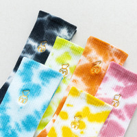 Chaussettes côtelées dégradées tie-dye pour femmes, broderie ours mignonne personnalisée OEM, chaussettes en coton tendance streetwear et skate, vente en gros