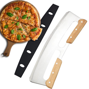 Couteau à pizza professionnel DD994 en acier inoxydable avec logo personnalisé, manche en bois, lame de coupe semi-circulaire double et protège-lame - Product Image 1