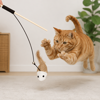 Bâton interactif pour chat avec plumes, jouet en bois pour chat avec clochette, bâton de chat en bois naturel pour chats d'intérieur
