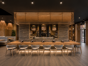 การออกแบบร้านอาหารซูชิสไตล์วาบิซาบิแบบญี่ปุ่นสมัยใหม่ พร้อมเฟอร์นิเจอร์ไม้เชิงพาณิชย์ที่ออกแบบตามสั่ง และการตกแต่งบาร์ซูชิแบบเปิดโล่ง - Product Image 5