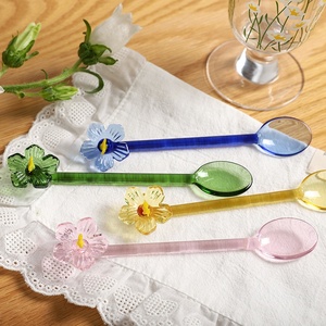 Cuillère à mélanger en verre borosilicate haut de gamme avec tête de fleur 3D colorée, mignonne, à long manche, pour cocktails, desserts, lait et café, idéale pour les fêtes - Product Image 6